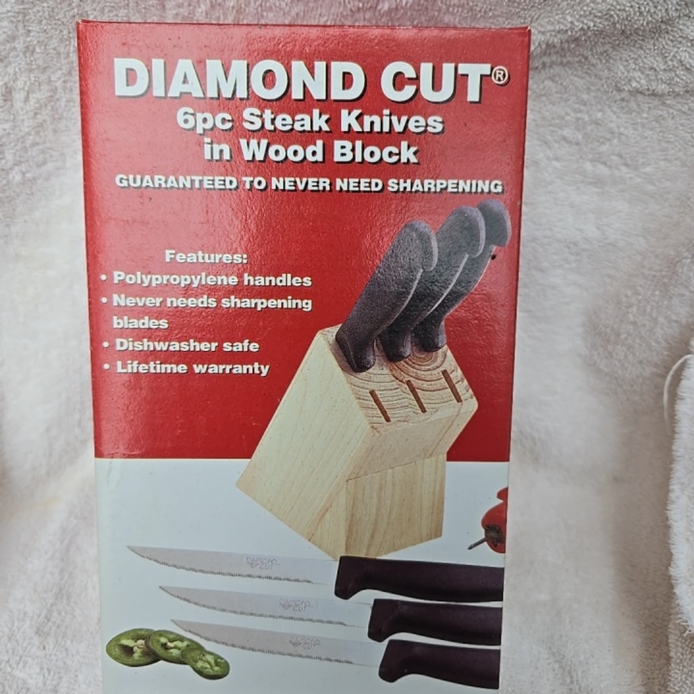 Diamond Cut 6 piece Steak Knives in Wood Block New in box
